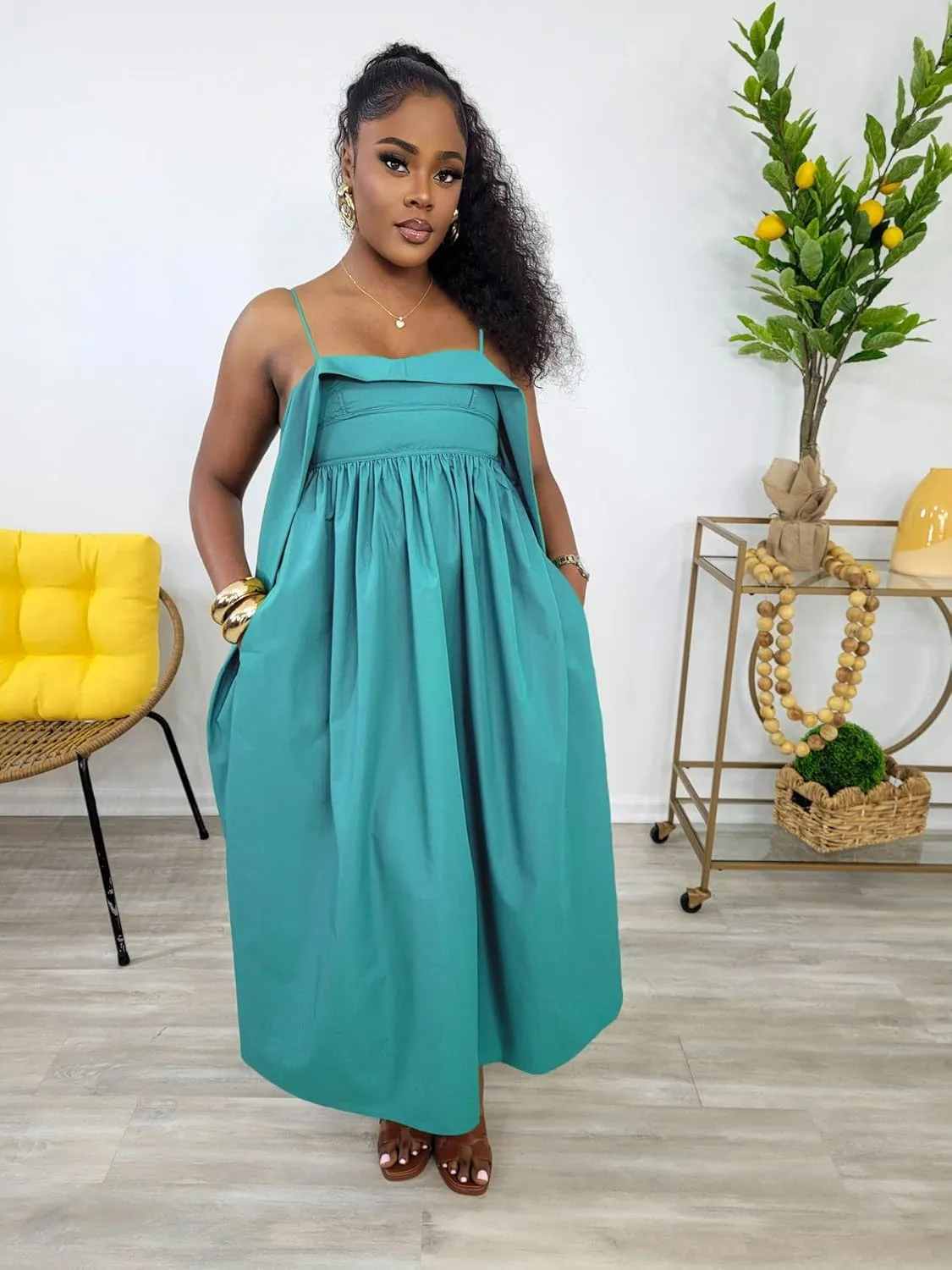 Midi Dresses for Women Casual Summer Sundresses Vacation Outfits Spaghetti Strap Smocked Women Maxi Dress with Pockets