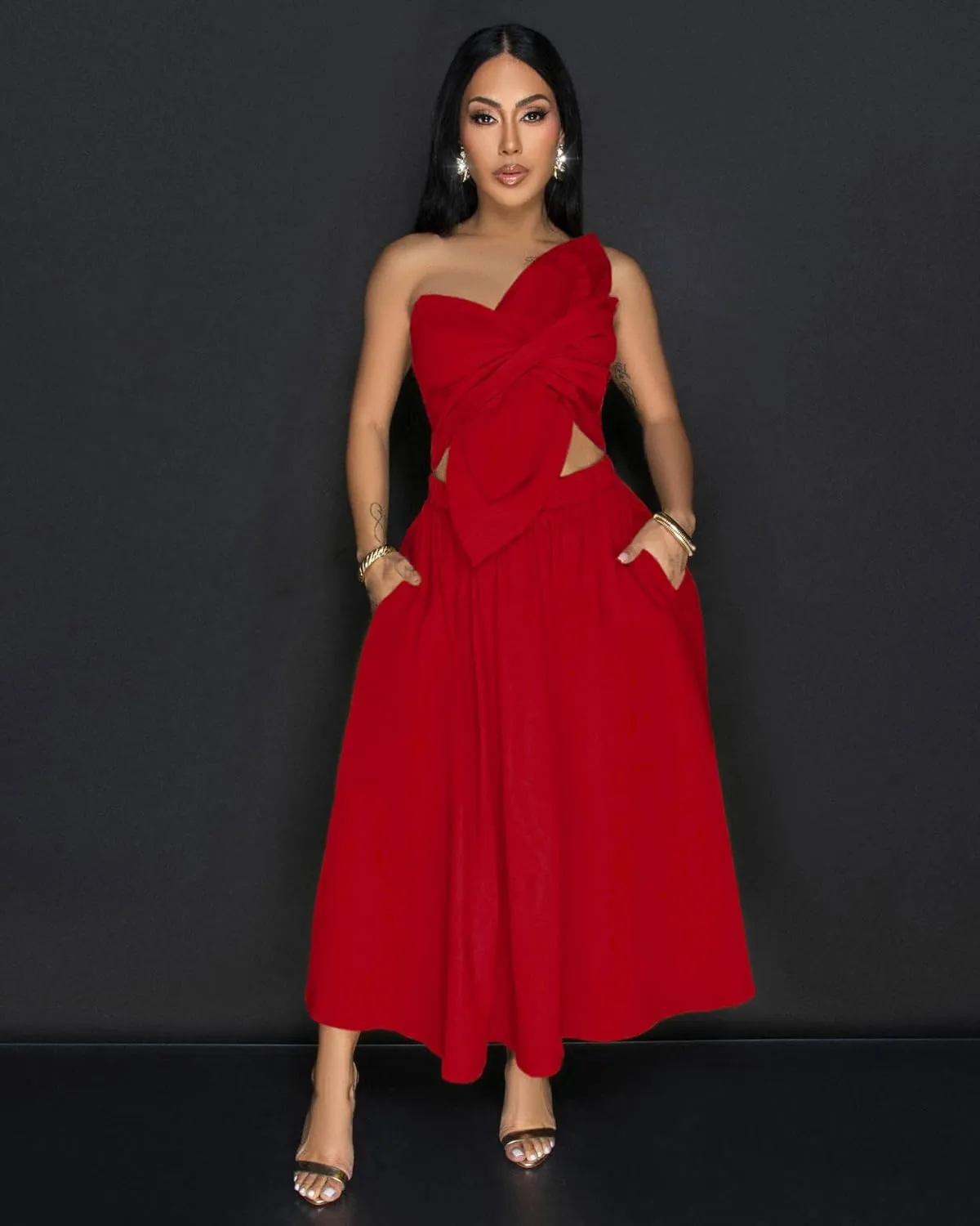 Midi Dresses for Women Casual Summer Sundresses Vacation Outfits Spaghetti Strap Smocked Women Maxi Dress with Pockets