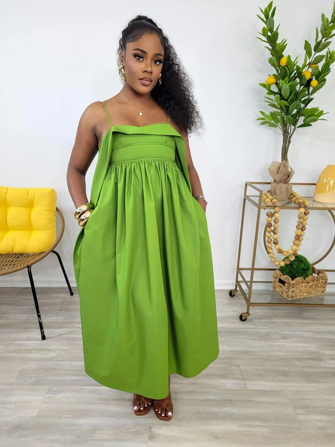 Midi Dresses for Women Casual Summer Sundresses Vacation Outfits Spaghetti Strap Smocked Women Maxi Dress with Pockets