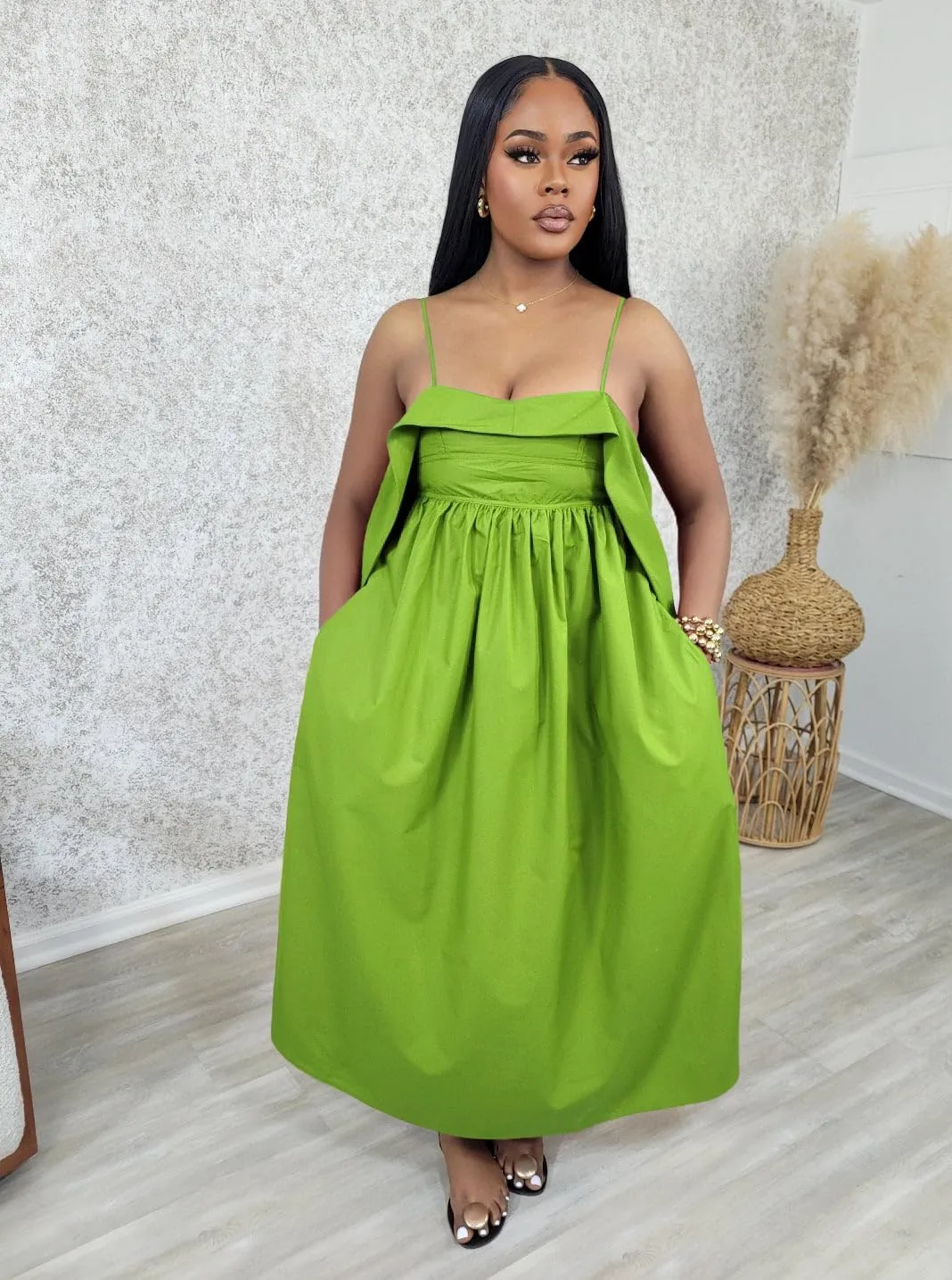 Midi Dresses for Women Casual Summer Sundresses Vacation Outfits Spaghetti Strap Smocked Women Maxi Dress with Pockets