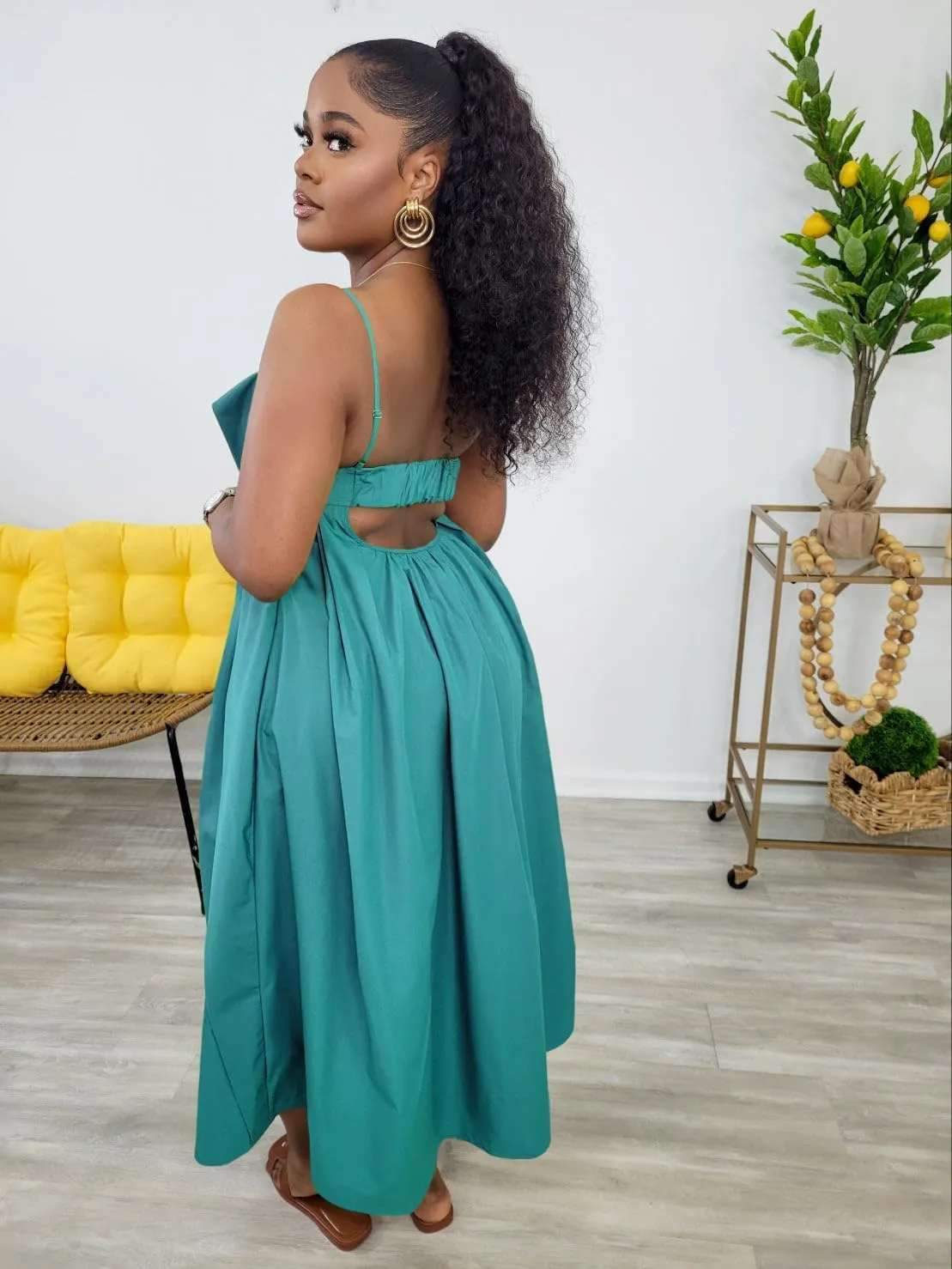 Midi Dresses for Women Casual Summer Sundresses Vacation Outfits Spaghetti Strap Smocked Women Maxi Dress with Pockets