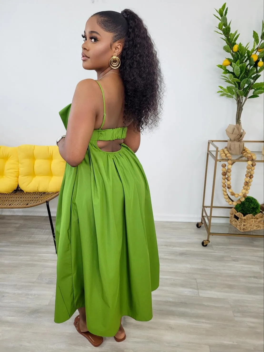 Midi Dresses for Women Casual Summer Sundresses Vacation Outfits Spaghetti Strap Smocked Women Maxi Dress with Pockets