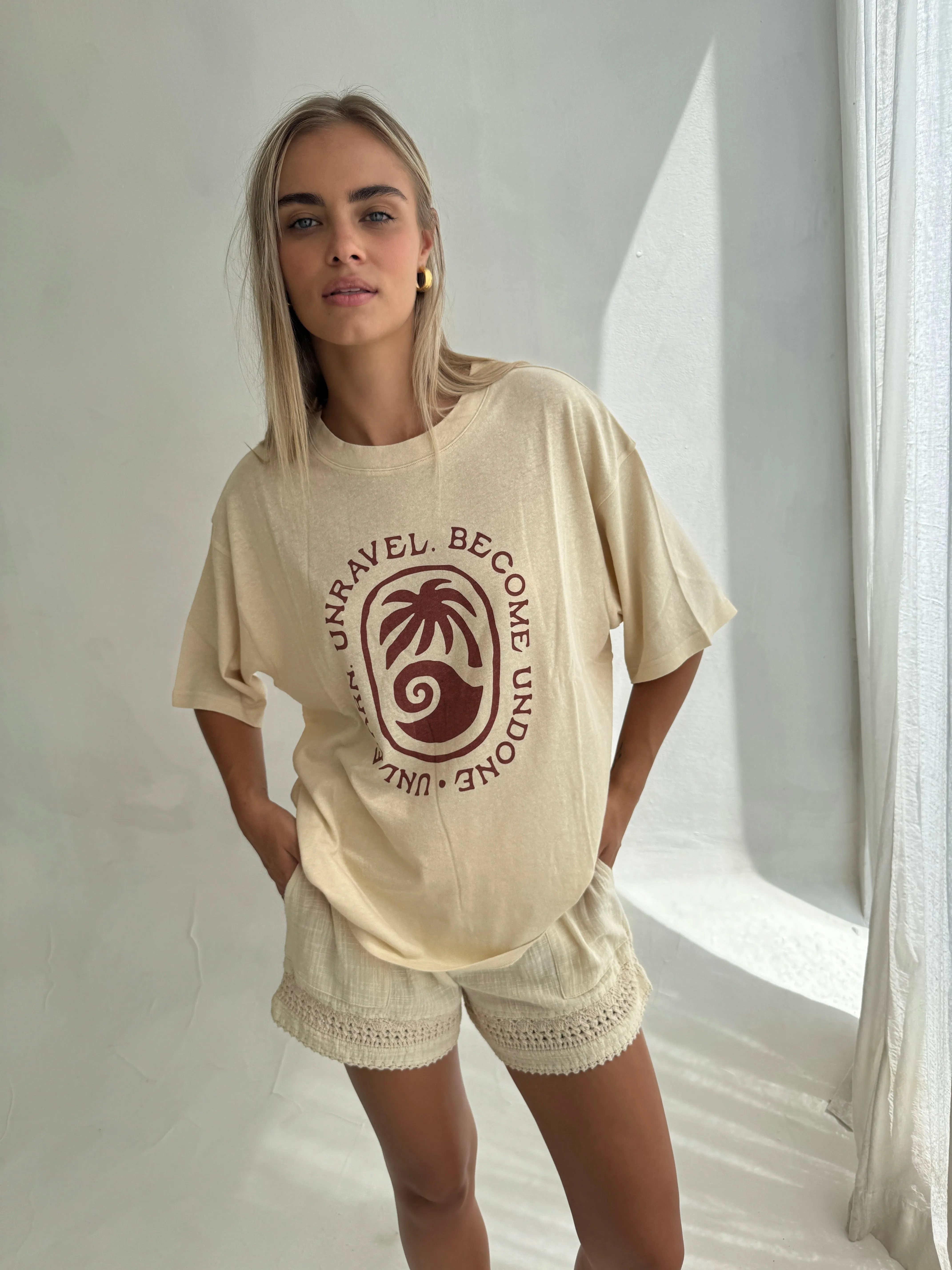 THE UNDONE TEE - CREAM