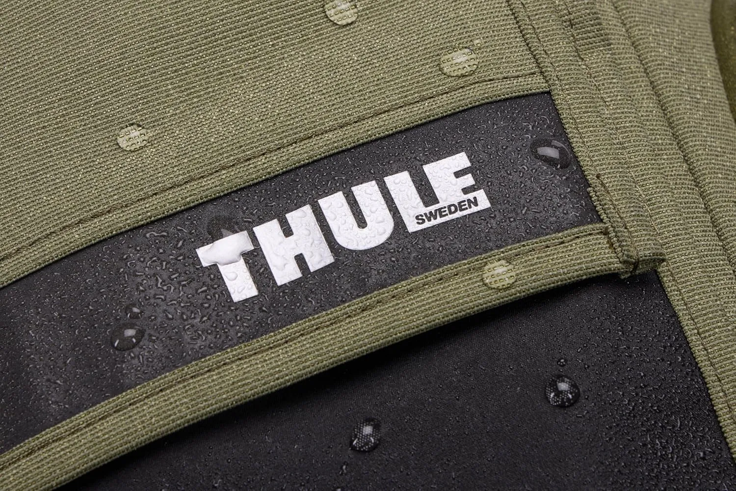Thule Paramount Bike Commuter Backpack - 20L Capacity - Adjustable fit - 16" Padded Laptop Sleeve and 11" Tablet Pocket - Rolltop Closure - Side Phone Pocket - Taillight Loop